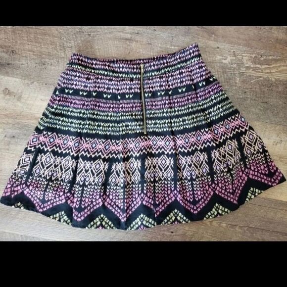 Fun & Flirt high waisted pleated skirt - Picture 2 of 6